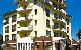 Hotel Everest